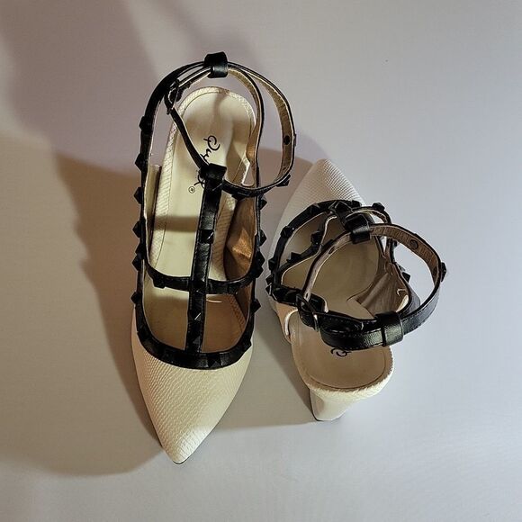 BRAND NEW QUPID POINTED TOE 'ROCKTUD" CAGET LEATHER PUMP WEDGE SHOE - Picture 6 of 16